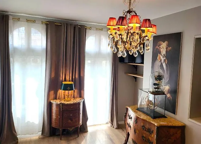 La Petite Reine Et Son Parking *