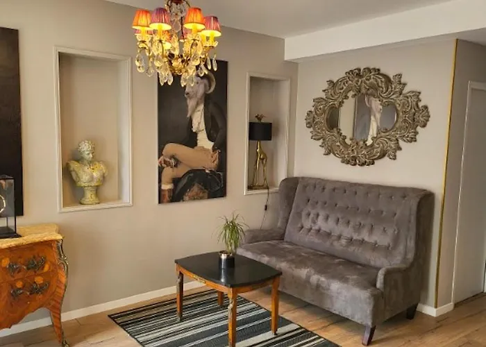 La Petite Reine Et Son Parking Etretat